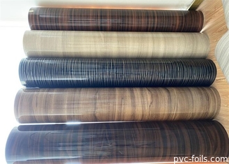 Filme decorativo de alto brilho do PVC da resistência da mancha para o projeto de superfície