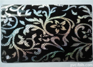 O filme decorativo rígido de alto brilho do Pvc para a porta de armário cobre a proteção UV