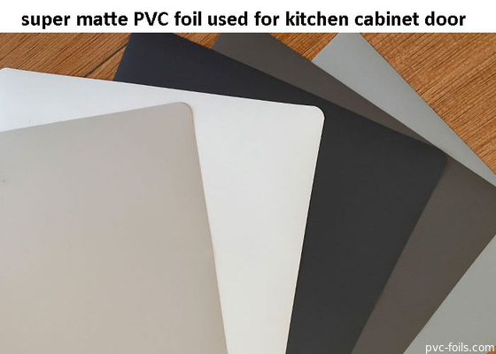 Folha decorativa de PVC preto super fosco para portas de armário de cozinha