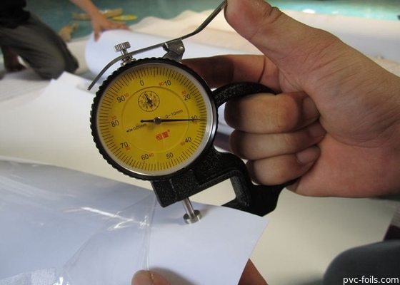Folha de PVC de cor sólida e brilhante para portas de armários