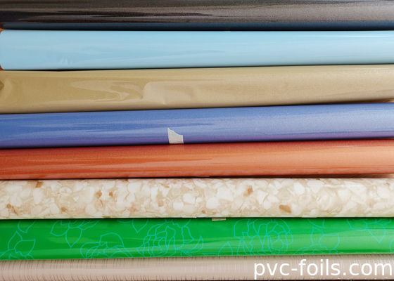 Embalado em rolos, filme de PVC auto-aderente colorido de alto brilho para decoração de móveis