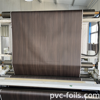 Membrana de folha de PVC laminada de grãos de madeira escura para porta de gabinete MDF