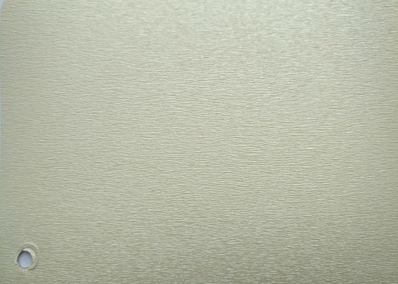 Pressionando a folha da membrana do PVC para o armário 0.35MM de madeira brancos das portas